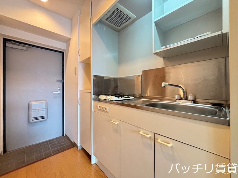 キッチン　別号室写真の為、現況を優先致します。