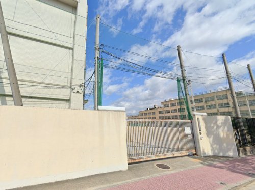 中学校　東大阪市立英田中学校（中学校）まで793m