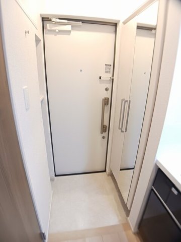ヒカルサ京都山科大宅の玄関写真