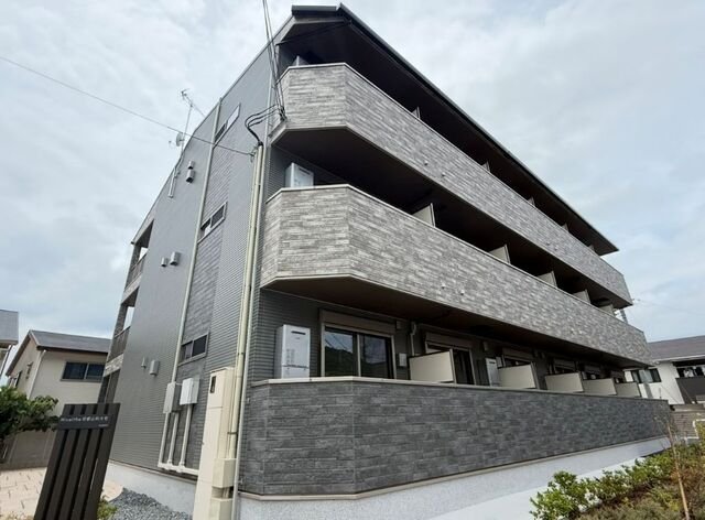 ヒカルサ京都山科大宅の外観写真