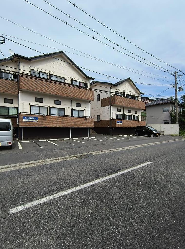 建物外観　前面棟無