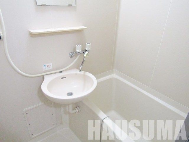 バス・シャワールーム　※他号室参考写真