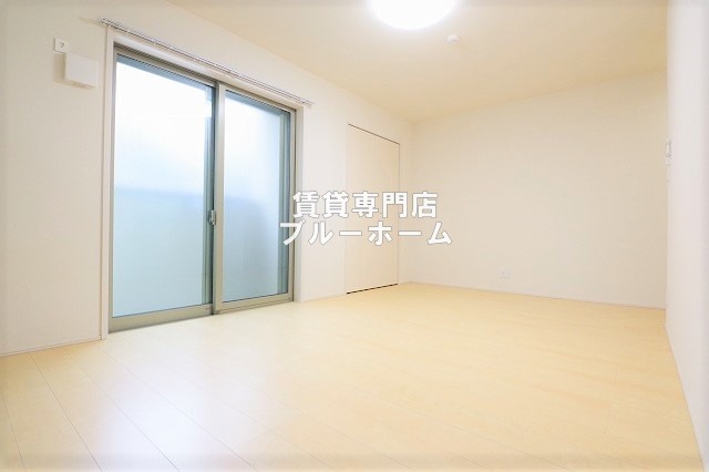 その他部屋・スペース　別角度からの洋室です！