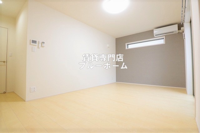 居室・リビング　10.1帖の洋室です！