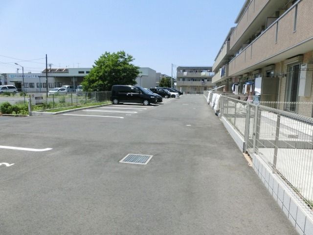 駐車場　敷地内駐車場あります。