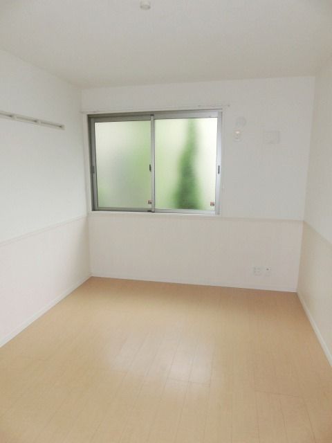 その他部屋・スペース　フローリング張りの洋室です。