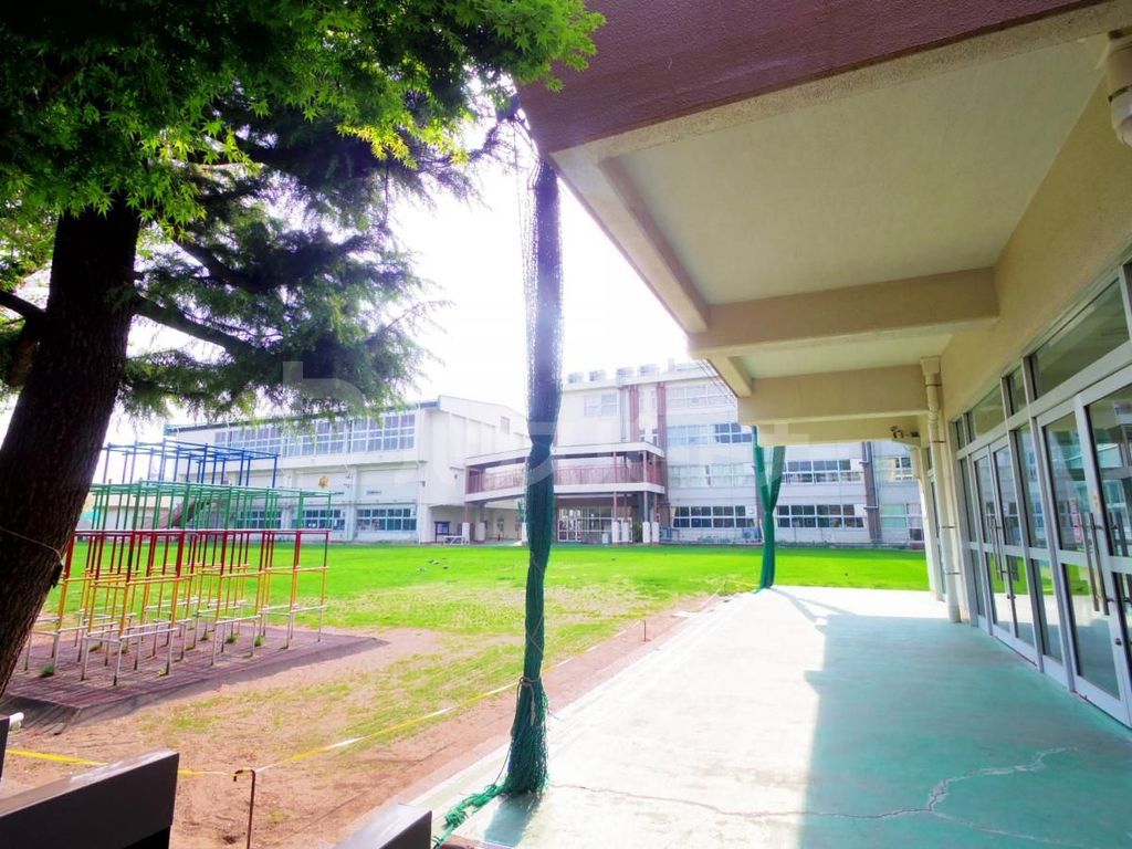 小学校　荒川区立尾久西小学校（小学校）まで310m