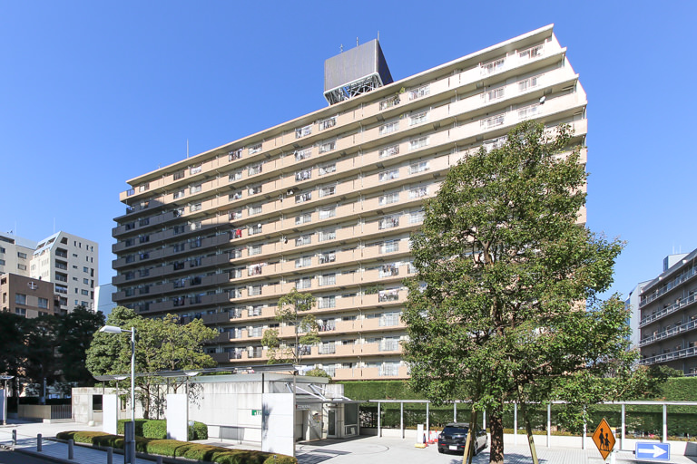 1LDK Mansion in Shibuya, Tokyo - Image 1