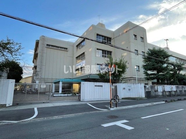 中学校　茨木市立三島中学校（中学校）まで1257m