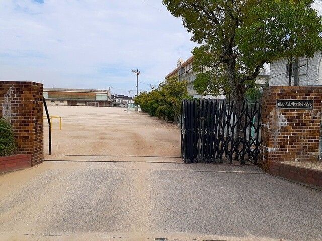 小学校　川口東小学校（小学校）まで220m