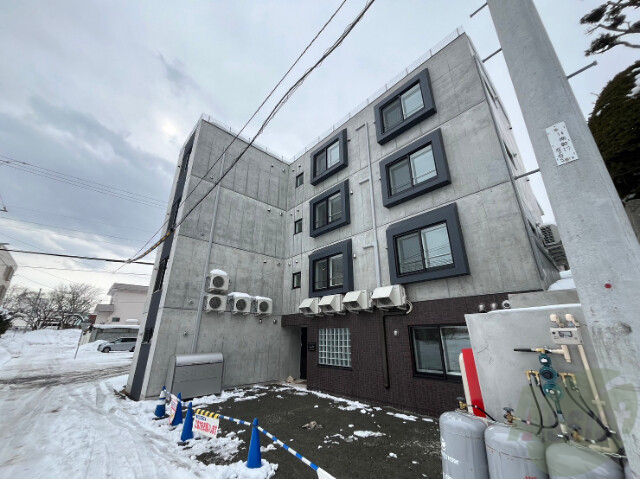 建物外観　札幌市白石区南郷通「Ｌｕｘｙ南郷」
