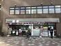コンビニ　セブンイレブン西巣鴨駅前店（コンビニ）まで181m
