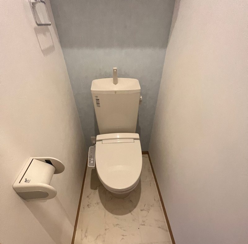 トイレ　温水洗浄暖房便座
