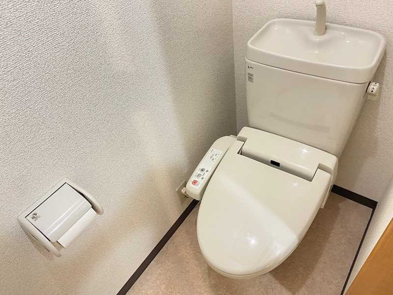 トイレ　違うお部屋の写真です。ご参考までに