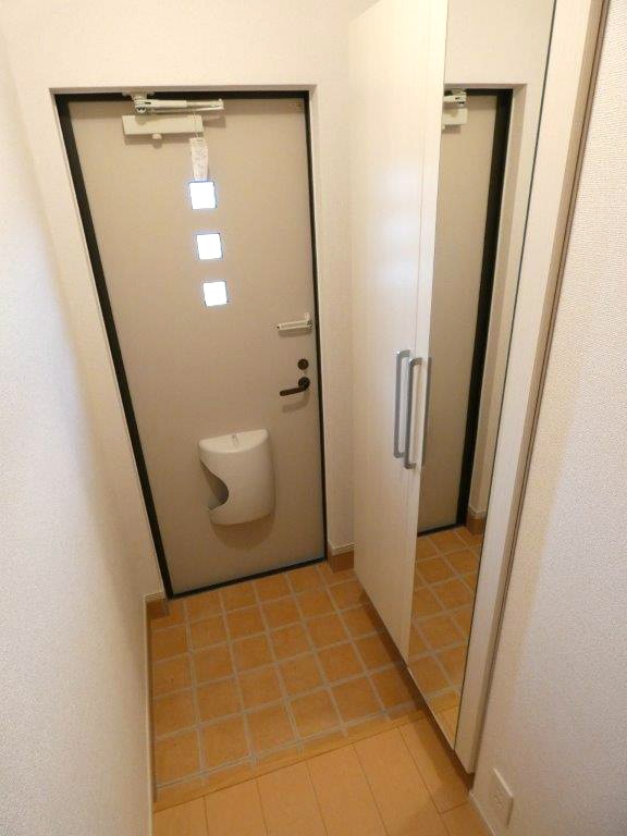 玄関　図面と現状に相違がある場合には現状を優先