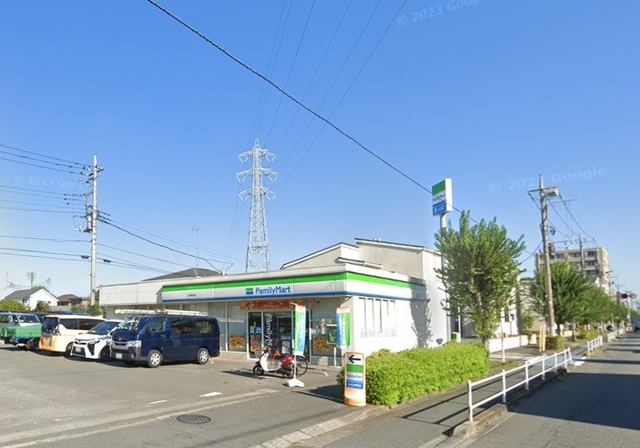 コンビニ　ファミリーマート三鷹野崎店（コンビニ）まで681m