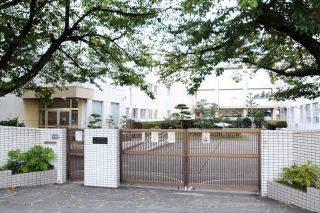 小学校　名古屋市立戸笠小学校（小学校）まで329m