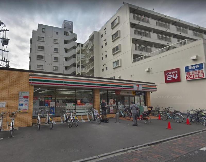 コンビニ　ファミリーマート 綾瀬二丁目店（コンビニ）まで200m