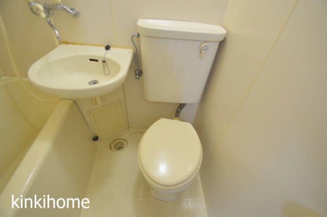 トイレ　写真は別のお部屋です。※現況を優先します