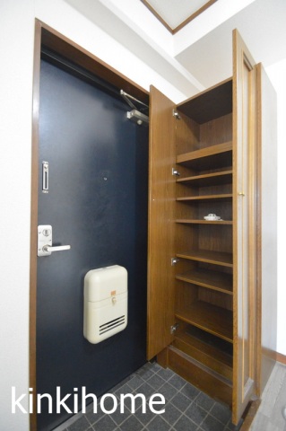 玄関　写真は別のお部屋です。※現況を優先します