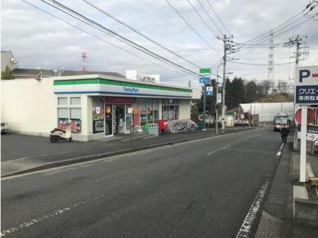 コンビニ　ファミリーマート西八朔町店（コンビニ）まで189m