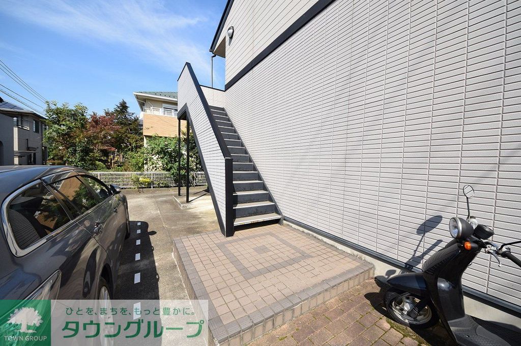 エントランス　駐車場