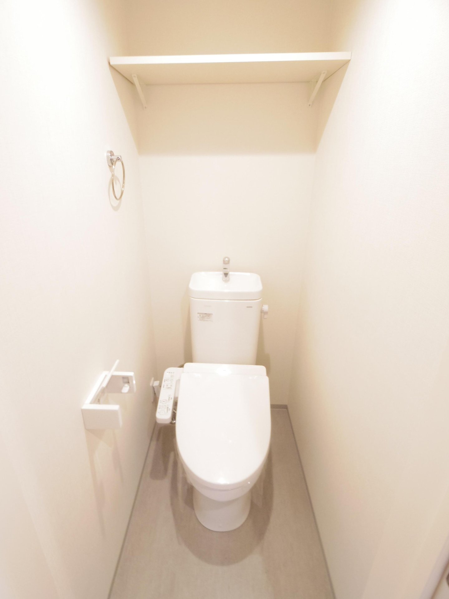 トイレ　※他号室写真です