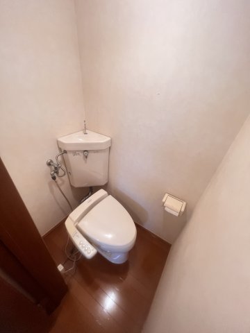 トイレ　温水洗浄便座つきのトイレです！