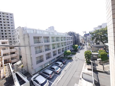 眺望　市谷薬王寺町ＹＫマンション