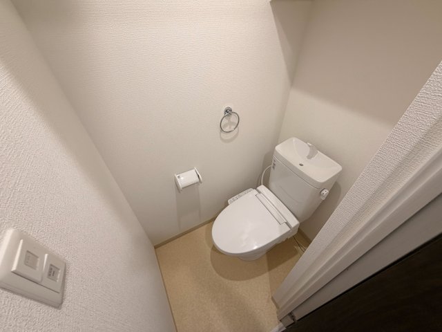トイレ　綺麗なトイレにはウォシュレット標準装備です。