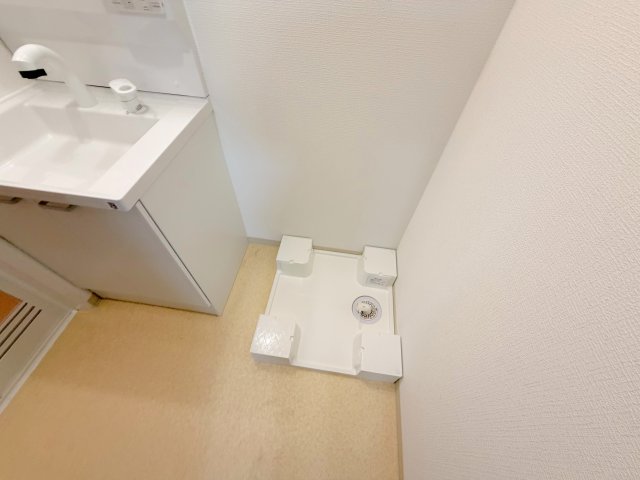 その他設備　嬉しい室内洗濯機置場。これで洗濯機も長持ちしますね。