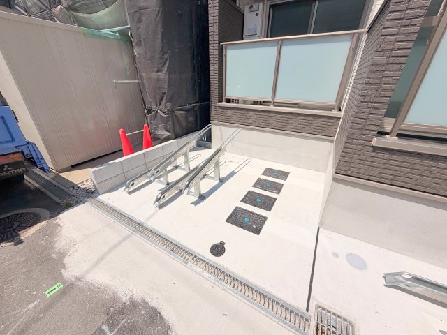 駐車場　敷地内には入居者専用の駐輪スペースもあります。