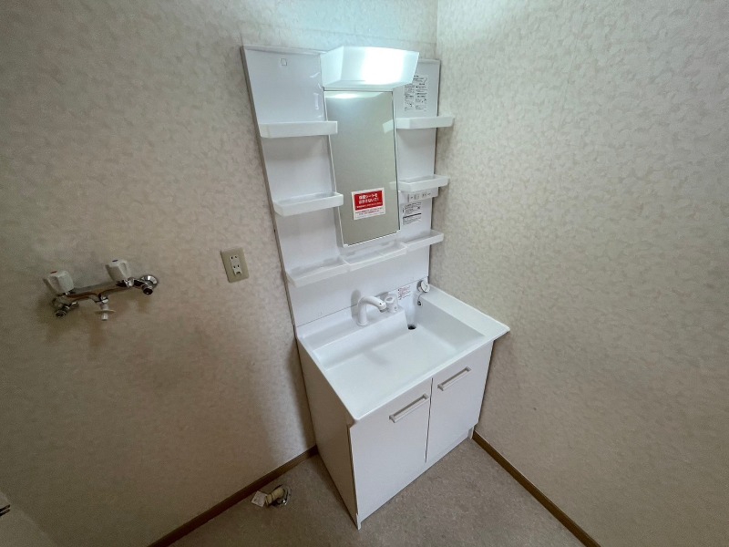 洗面設備　こちらに洗面台があります。朝の洗顔はこちらで。
