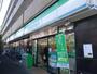 コンビニ　ファミリーマート新代田駅前店（コンビニ）まで122m