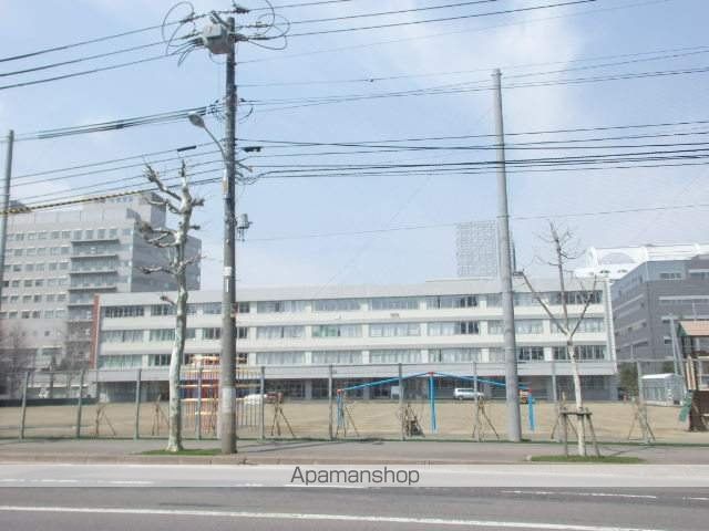 小学校　二条小学校（小学校）まで395m