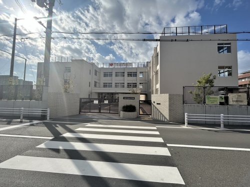 中学校　大阪市立長吉中学校（中学校）まで557m