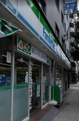 コンビニ　ファミリーマート（コンビニ）まで360m