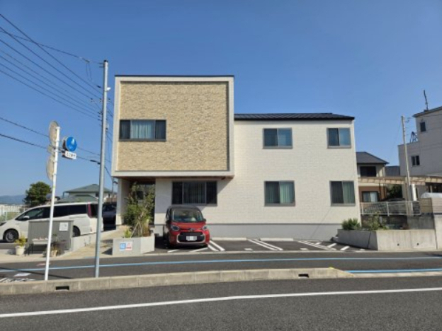 病院　クリニックカラフル（病院）まで452m