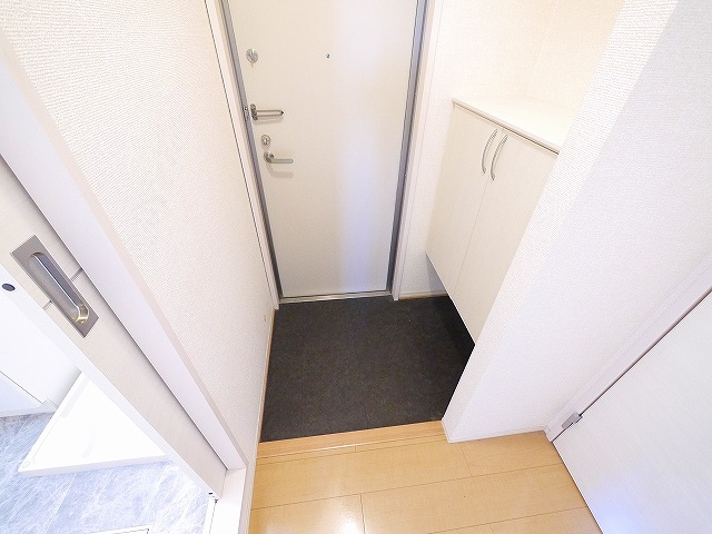 玄関　明るい玄関です