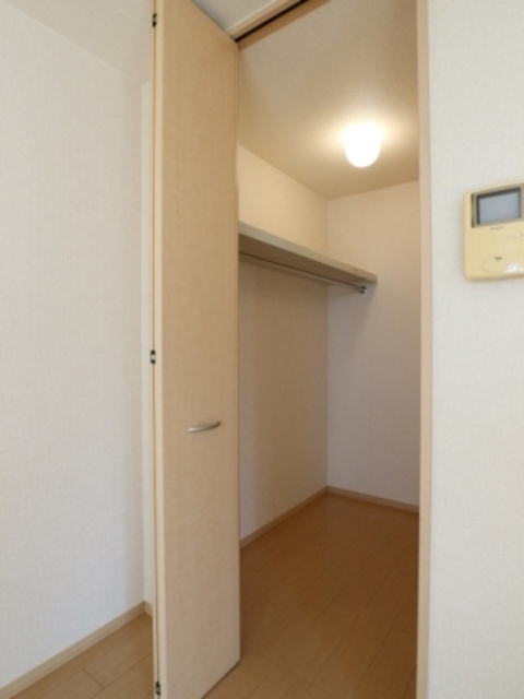 収納　ウォークインクローゼット