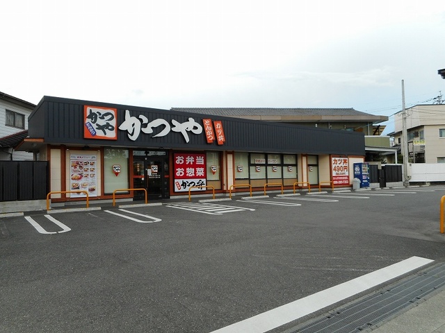 飲食店　かつや益城インター店（飲食店）まで850m