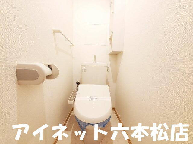 トイレ　清潔感のある空間です。