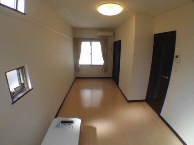 その他部屋・スペース　開放的な寝室です