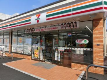 コンビニ　セブンイレブン横浜星川駅南店（コンビニ）まで145m