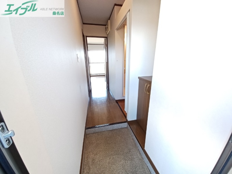 玄関　同物件別部屋参考写真