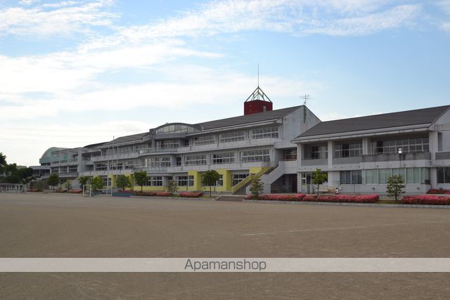 小学校　高根沢町立西小学校（小学校）まで208m
