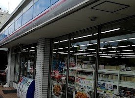 コンビニ　ローソン　大津一里山店（コンビニ）まで742m