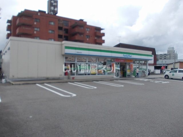 コンビニ　ファミリーマート清水町店（コンビニ）まで271m
