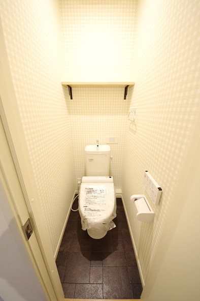 トイレ　別号室の参考写真です。