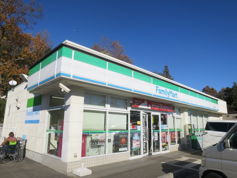 コンビニ　ファミリーマート千葉茂呂町店（コンビニ）まで438m